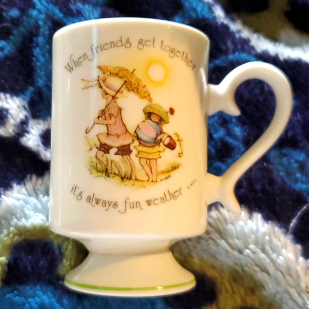 VINTAGE Holly Hobbie tea cup / COFFEE CUP = RARE CHILDHOOD PIECE